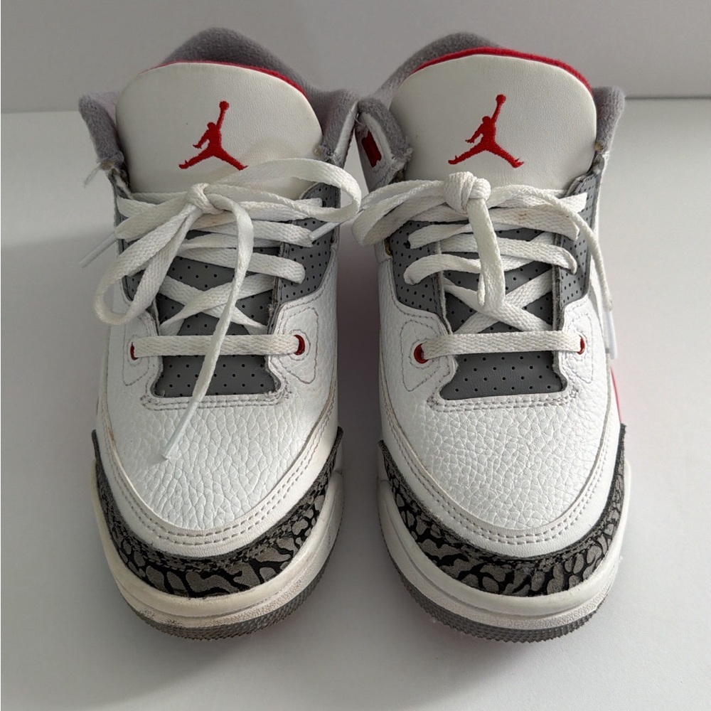 Kids Nike White and Gray Sneakers Size 1Y